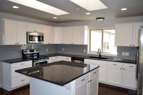 1490 11 St, Eagle Crest OR  97756-1109 exterior