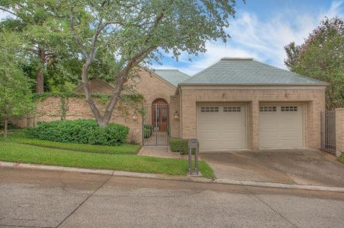 1822 Westover Sq, Fort Worth, TX 76107-3501