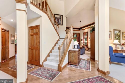 306 Deer Path Dr, Red Lion PA  17356-7800 exterior