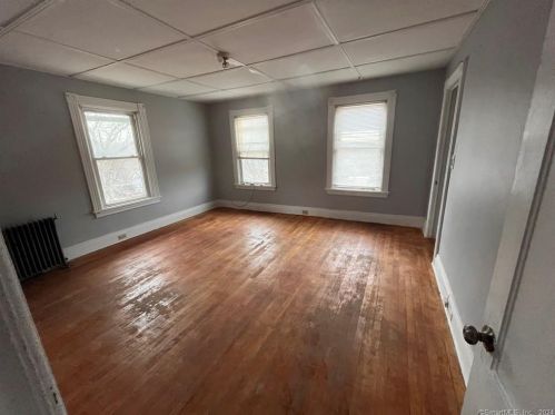 23 Bentley Ave, Norwich CT  06360-6901 exterior