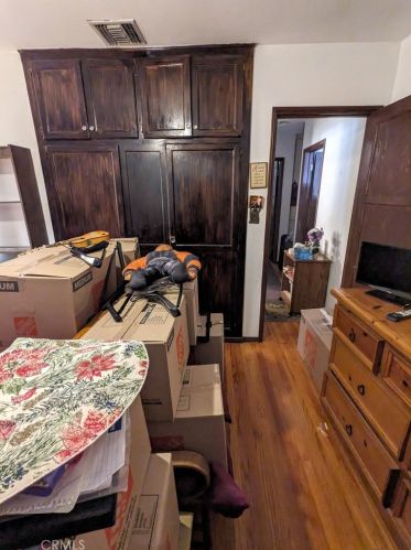 6704 Balboa Ave, Van Nuys CA  91406-4181 exterior