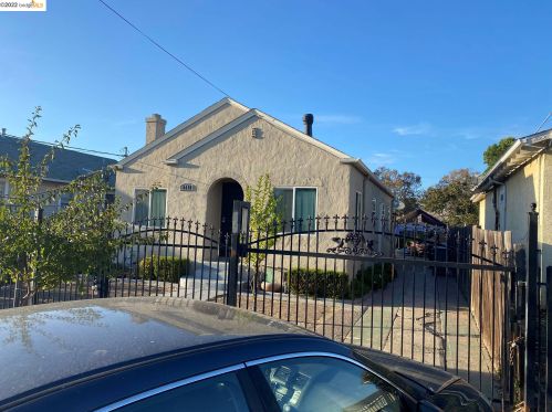 1741 101st Ave, Oakland CA  94603-3301 exterior