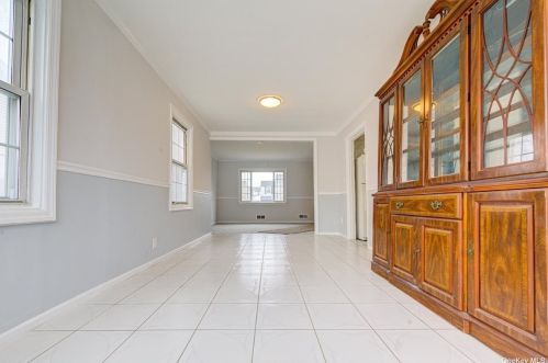 45 Barbara St, Floral Park NY  11003-3603 exterior