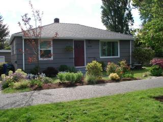 3638 50th Ave, Seattle WA  98105-5254 exterior