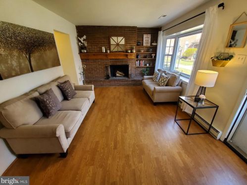 614-C Lake Dr, Douglassville, PA 19518-2204
