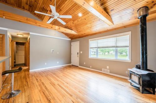 3 Robin St, Waterford CT  06385-2111 exterior