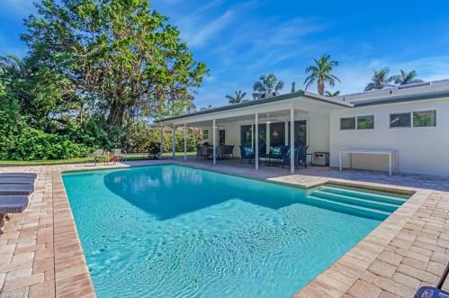 625 Orchid Dr, Naples FL  34102-5012 exterior