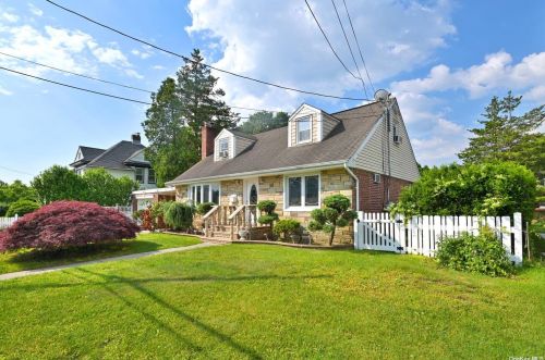 50 Park Ave, Hicksville, NY 11801-4326