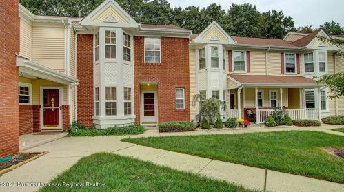 131 Lexington Ct, Holmdel Village, NJ 07733-2767