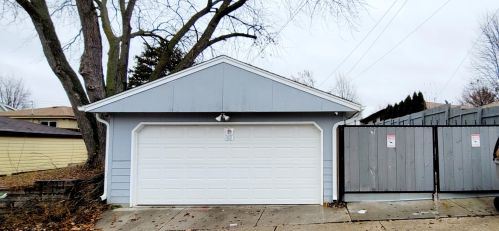 4225 67th St, Milwaukee, WI 53220-3098