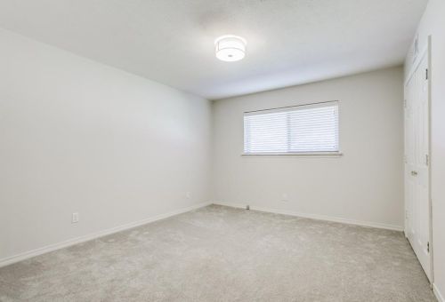 331 Oakcrest Dr, Richardson TX 75080-2520 exterior