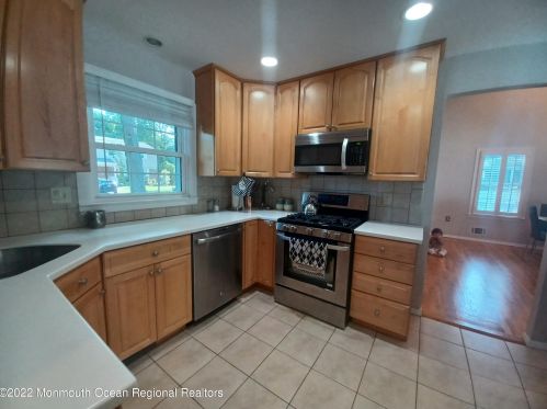 1002 Beverly Ave, Tinton Falls, NJ 07712-3608