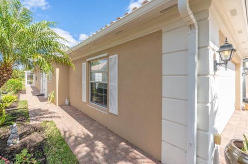 7881 Umberto Ct, Naples, FL 34114-2686