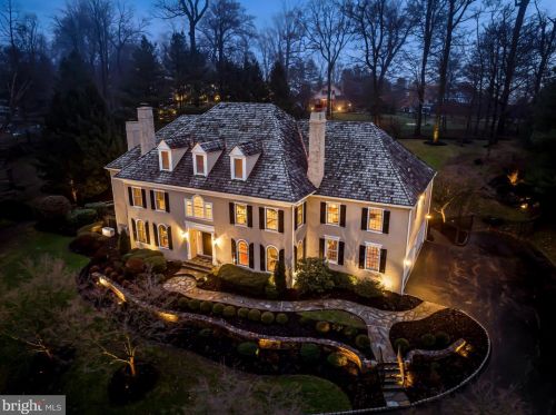 5 Harrison Dr, Newtown Square, PA 19073-1420
