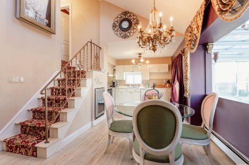 47 Myson St, West Islip NY  11795-2703 exterior