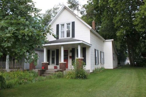 705 8th St, Goshen, IN 46526-4020