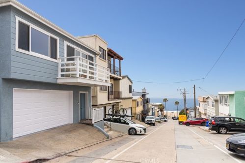 212 41st St, Manhattan Beach CA  90266-3141 exterior