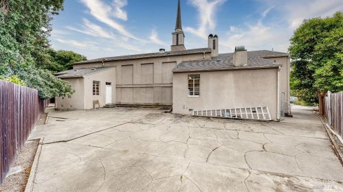 855 7 St, Santa Rosa CA  95401-6106 exterior