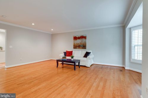 10604 Alison Dr, Springfield VA  22015-2200 exterior