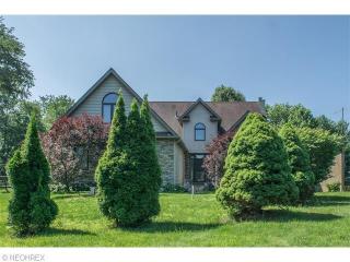 2173 Nolt Dr, Akron, OH 44312-4866