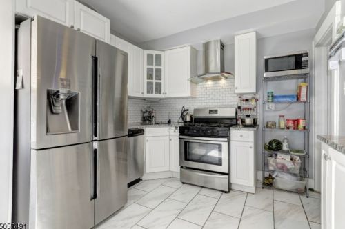 1 Wolf Pl, Irvington NJ  07111-2849 exterior