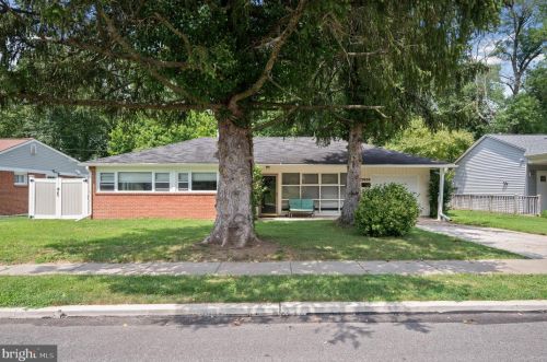 2929 Stoney Creek Rd, Norristown, PA 19401-1317