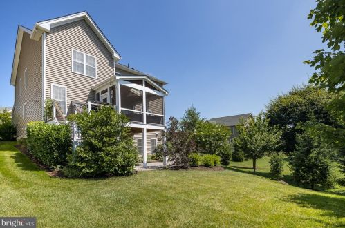 15909 Paynes Farm Dr, Haymarket VA  20169-8123 exterior