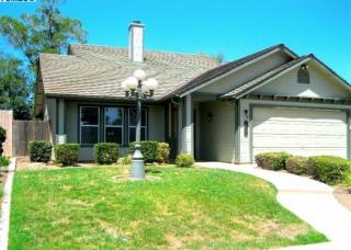 1105 Manzanita St, Visalia, CA 93292-7422