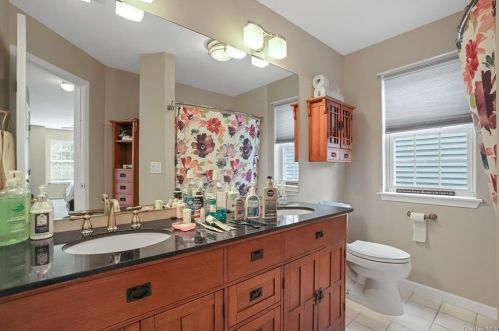 118 Hitching Post Ln, Yorktown Hgts NY  10598-2833 exterior