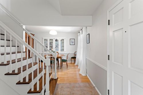11435 Country View Dr, Thiensville, WI 53092-2155