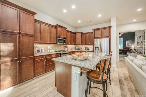 2574 Utah Ave, Fresno CA  93720-3977 exterior