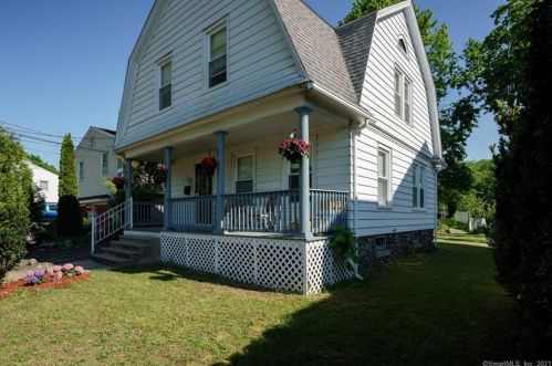 24 Cynthia St, Waterbury, CT 06708-2702