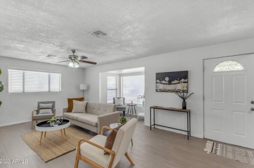 322 84th Pl, Mesa, AZ 85207-7703