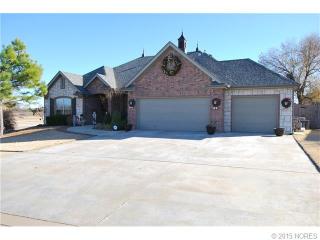 5915 Tower Ct, Bartlesville, OK 74006-7704