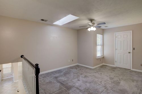 1052 Hampshire Pl, Florence KY  41042-9351 exterior