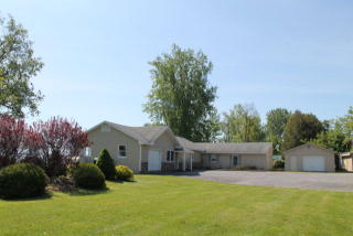 10 Miranda Dr, Plattsburgh, NY 12901-5456