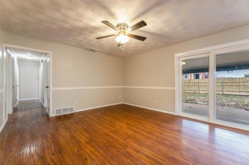 3621 Pleasant Run Rd, Irving TX  75062-3207 exterior