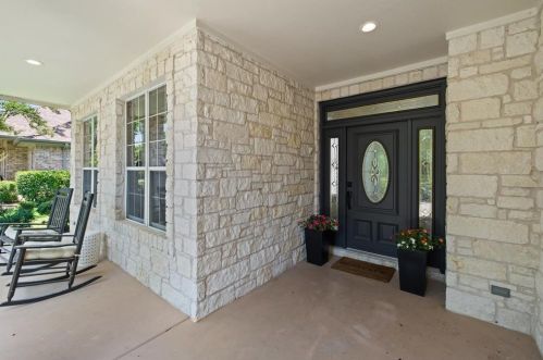 110 Fox Hollow Dr, Georgetown TX  78628-8263 exterior