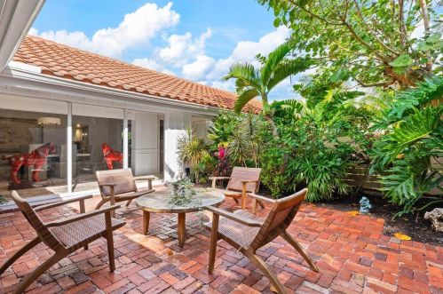 206 Seabreeze Ave, Delray Beach FL  33483-7022 exterior