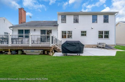 6 Diane Dr, Bricktown NJ  08724-4367 exterior