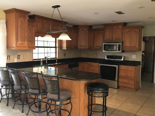 4664 Shankle Dr, Marianna, FL 32446-8133