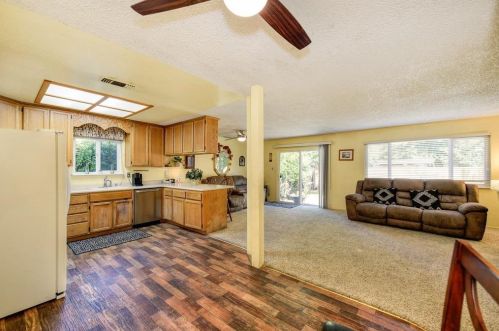 10909 Walnutwood Way, Rancho Cordova CA  95670-5114 exterior