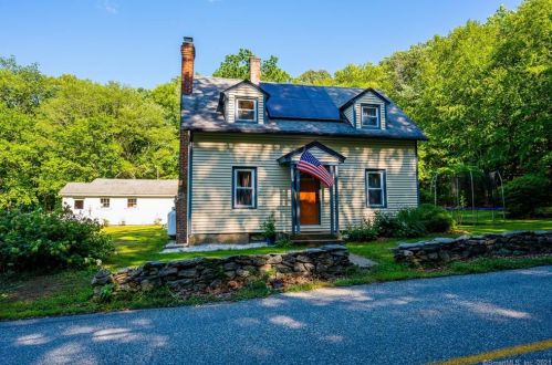 146 Middle Rd, Norwich, CT 06365-8206