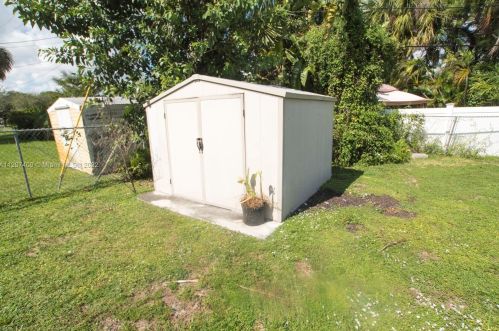 6651 25 St, Hollywood FL 33023-2738 exterior