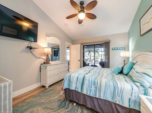 18013 Royal Tree Pkwy, Naples FL  34114-8941 exterior