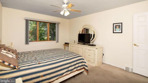1404 Southwind Way, Dresher PA  19025-1026 exterior