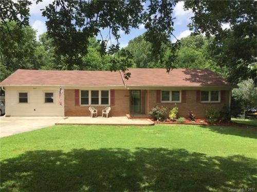 1005 Oklahoma St, Kannapolis, NC 28083-7220