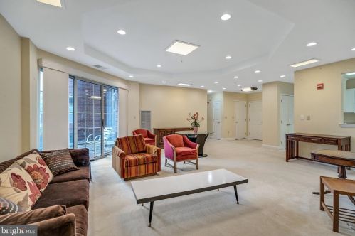 2033 Windrow Dr, Princeton NJ  08540-5023 exterior