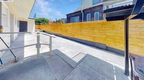 3321 64th Avenue Pl, Oakland CA  94605-6009 exterior