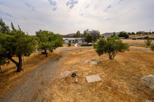 22721 Old Elsinore Rd, Perris CA  92570-8508 exterior